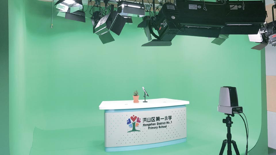 武漢洪山(shān)區(qū)第一小(xiǎo)學(xué)校園電(diàn)視台建設
