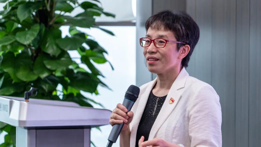 奧威亞黨總支書記姚世娴.jpg